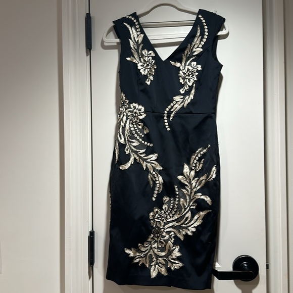 Phase Eight Size 6 Fitted Black Floral Dress - Picture 3 of 9